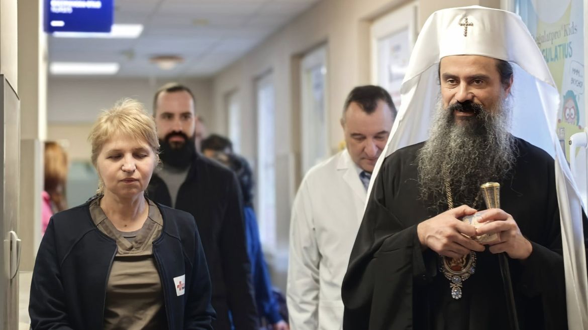 Негово Светейшество Софийският митрополит и Български патриарх Даниил посети малките пациенти