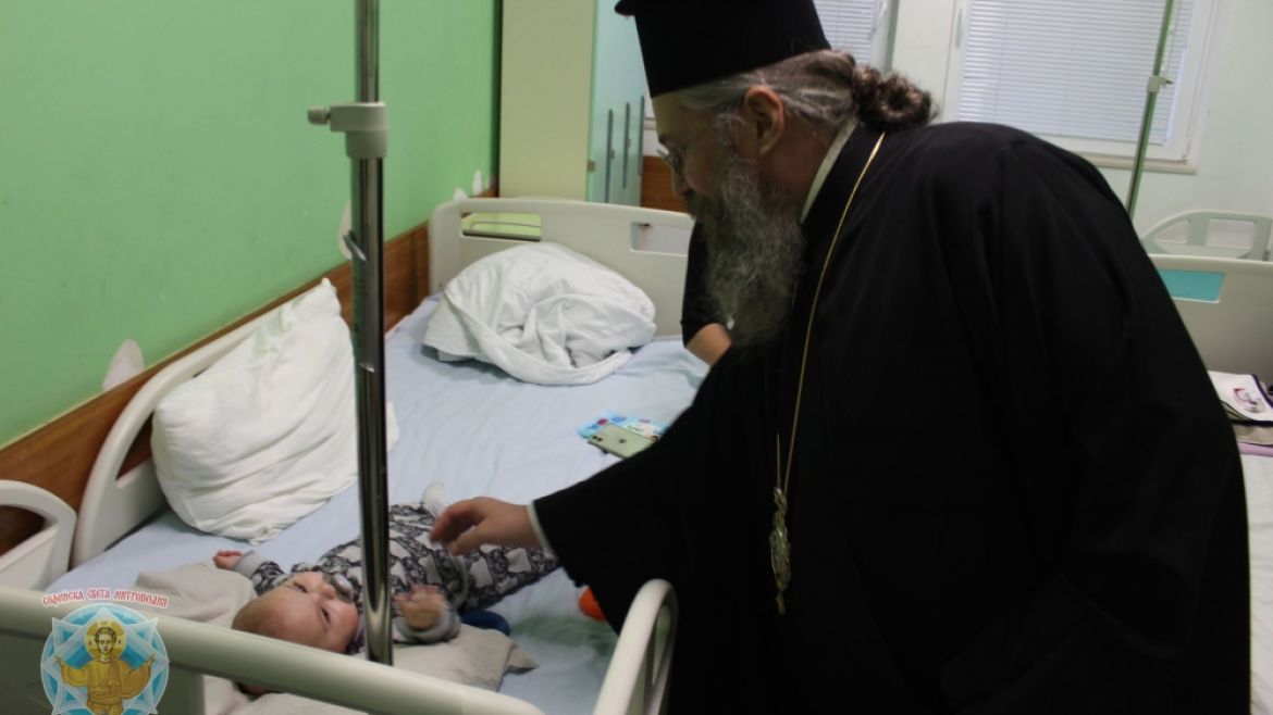 Рождественски благослов за малките пациенти на УМБАЛСМ „Пирогов“