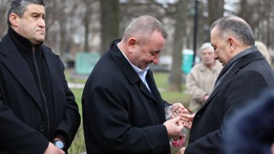 Директорът на "Пирогов" поднесе венец и отдаде почит пред паметника на медиците, загинали в Руско-турската освободителна война
