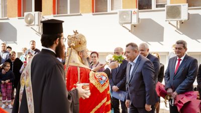 Директорът на "Пирогов" и министърът на здравеопазването откриха паметник на патрона на болницата - хирурга Н. Пирогов