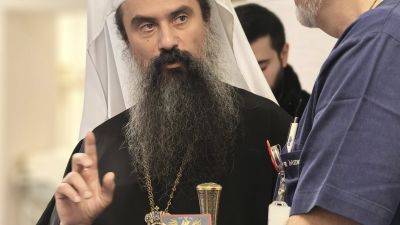 Негово Светейшество Софийският митрополит и Български патриарх Даниил посети малките пациенти