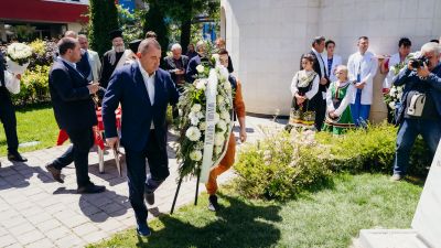 "Пирогов" с паметник на служителите, отдали  живота си на другите преди, повреме и след COVID-19