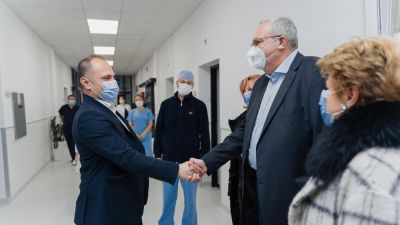 В медицината няма място за политика!
