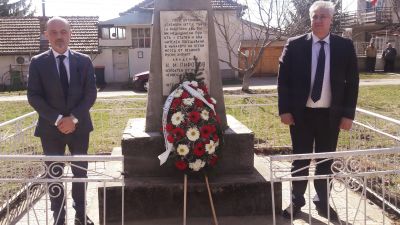 Ръководството на "Пирогов" положи венци на паметните плочи на Пирогов в гр. Плевен и гр. Пордим