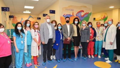 Подаръци и изненади за празника на малките пациенти