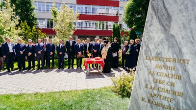"Пирогов" с паметник на служителите, отдали  живота си на другите преди, повреме и след COVID-19